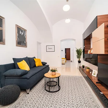 Liberty Square Jf Kennedy - By Openhouse *