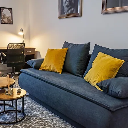 Liberty Square Jf Kennedy - By Openhouse *