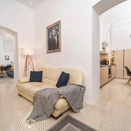 Liberty Square Jf Kennedy - By Openhouse