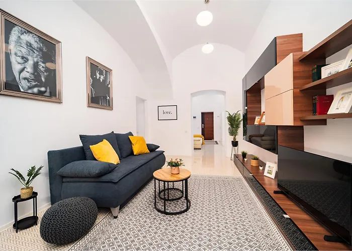 Liberty Square Jf Kennedy - By Openhouse *