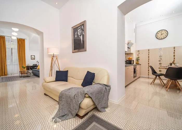 Liberty Square Jf Kennedy - By Openhouse